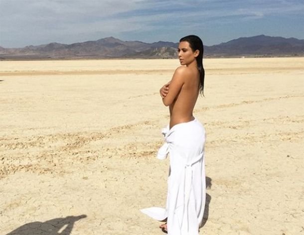 Aparecien fotos de Kim Kardashian desnunda.