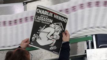 charlie hebdo vuelve a apostar a la polemica para recordar aniversario del ataque contra su redaccion charlie hebdo vuelve a apostar a la polemica para recordar aniversario del ataque contra su redaccion