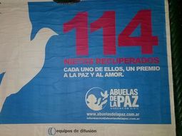 la ciudad amanecio empapelada con afiches por la aparicion de guido la ciudad amanecio empapelada con afiches por la aparicion de guido