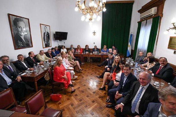 Senadores del Frente de Todos le piden al FMI que no condicione las políticas económicas de la Argentina