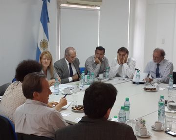 Stolbizer tiene equipo económico