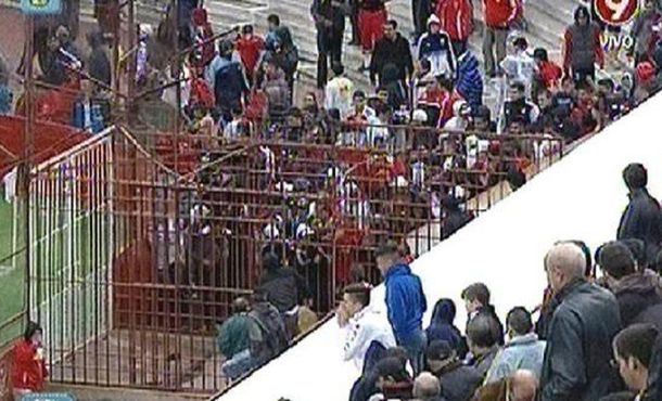 En caída libre Huracán era goleado como local y su gente suspendió el encuentro