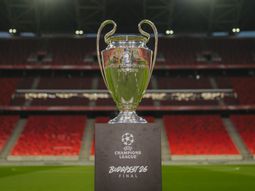 Multicampeón y leyenda del United, este exjugador brinda charlas de educación financiera luego de perder su fortuna. Multicampeón y leyenda del United, este exjugador brinda charlas de educación financiera luego de perder su fortuna.