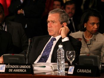 Torturas durante el gobierno de Bush: admiten que la CIA mintió sobre el tema