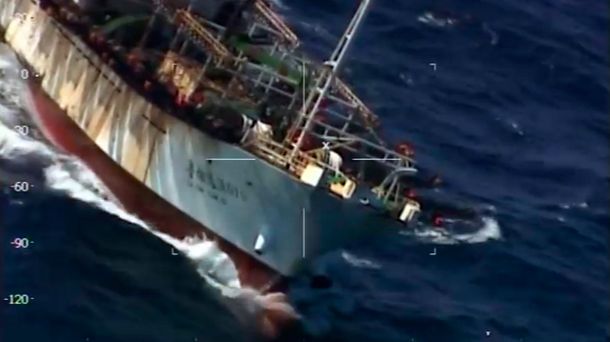 Prefectura hundió a un buque chino en Chubut