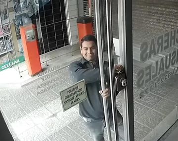Robó tres veces en el mismo edificio y quedó grabado por las cámaras