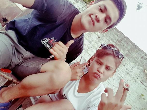 Martín y su hermana Daniela. Foto: Facebook.