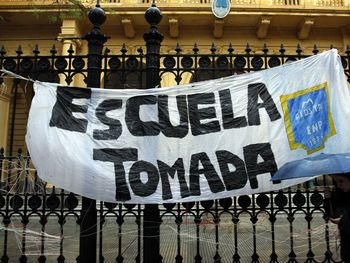 Las tomas de alumnos continúan en siete escuelas porteñas
