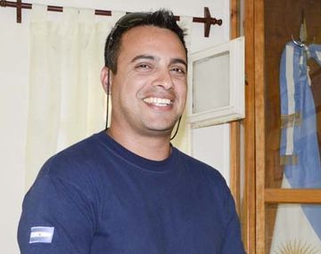 Un policía encontró $ 14 mil en una valija y los devolvió