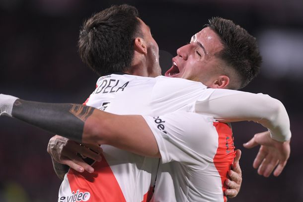 River le ganó a un duro Lanús con dos golazos