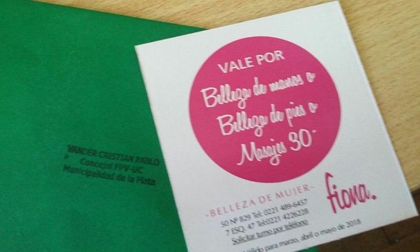 Por el Día de la Mujer, un concejal les obsequió a sus compañeras una sesión de belleza