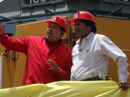 Roban a Evo un auto que le había regalado Chávez