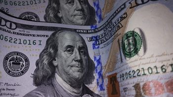 La dolarización en Argentina tendría un impacto en la economía uruguaya. La dolarización en Argentina tendría un impacto en la economía uruguaya.