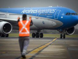 aerolineas argentinas sancionara al pasajero que dijo llevar una bomba