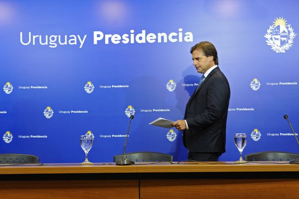 El presidente Luis Lacalle Pou es más optimista sobre la realización del Mundial 2030.