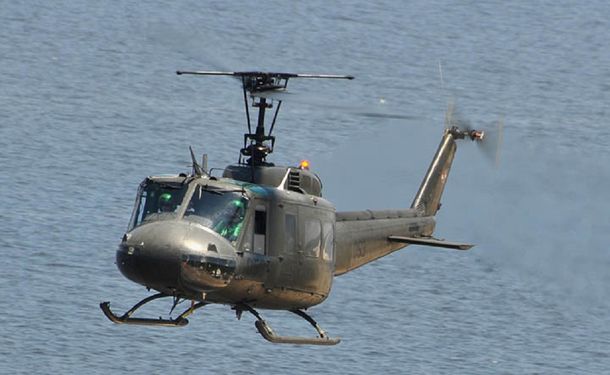 Se cayó un helicóptero de la Fuerza Aérea Uruguaya en Montevideo