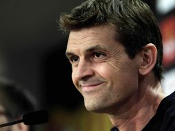 operaron a tito vilanova y se espera el parte medico operaron a tito vilanova y se espera el parte medico