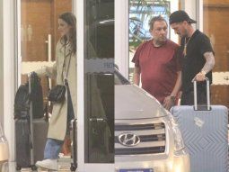 Besos y seguridad privada: así llegaron Tini Stoessel y Rodrigo De Paul a la Argentina