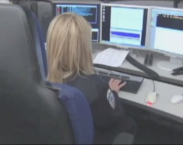 Investigan a operadora del 911 por tener cero empatía con la víctima de una violación