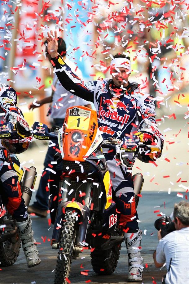 Largó el Dakar 2013 y Lima ya lo vive a pura adrenalina