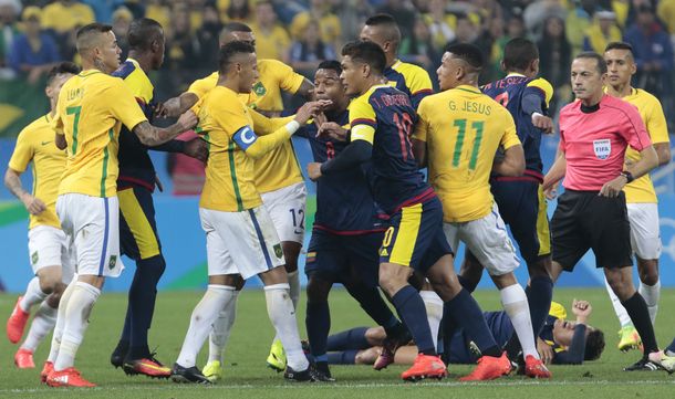 VIDEO: Neymar se acordó de los que lo rompieron en el Mundial y se vengó con un patadón