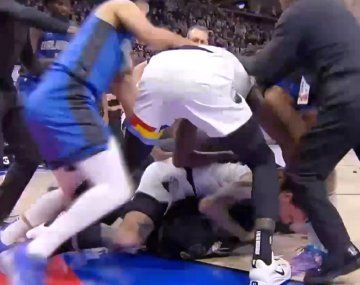 Brutal pelea en un partido de la NBA terminó con cinco expulsados