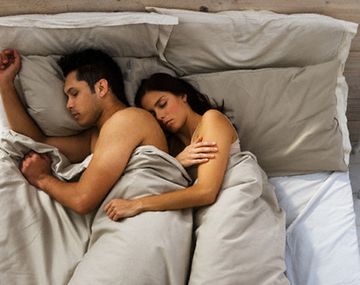 Empresa ofrece abrazos cucharita por 60 dólares la hora