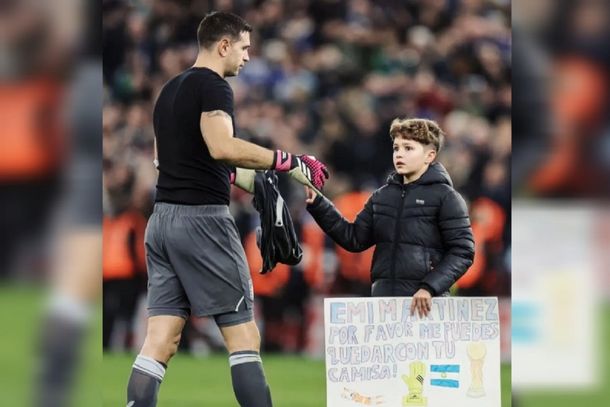 El gesto del Dibu Martínez con un nene luego de la derrota con Leicester