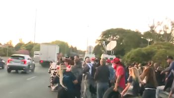 asi cortaron la panamericana los trabajadores de fate en protesta contra la reforma laboral asi cortaron la panamericana los trabajadores de fate en protesta contra la reforma laboral