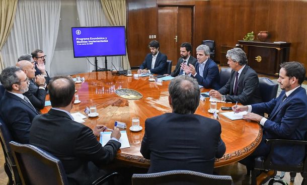 Luis Caputo se reunió con supermercadistas en la previa a conocerse la inflación de febrero