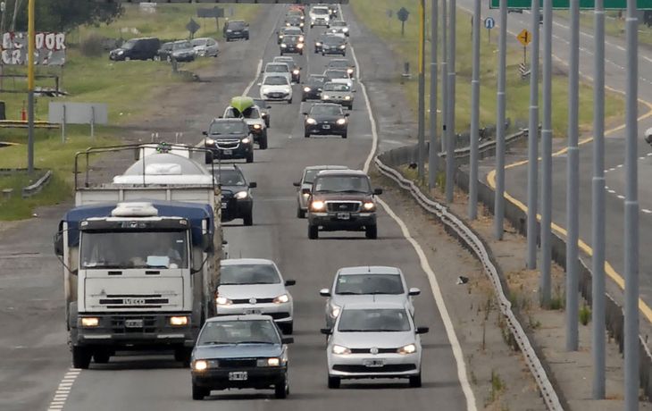 Éxodo por el feriado de Carnaval: la Ruta 2, cargada hacia la Costa