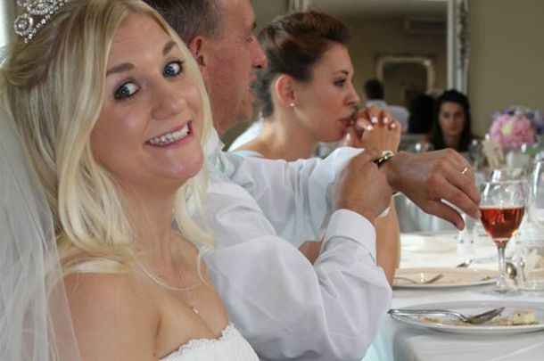 Su esposo la engañó y ella decidió vender su vestido de novia para pagar el divorcio