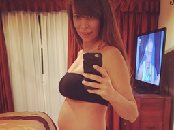 la primera selfie de la pancita de ximena capristo, embarazada de cuatro meses la primera selfie de la pancita de ximena capristo, embarazada de cuatro meses