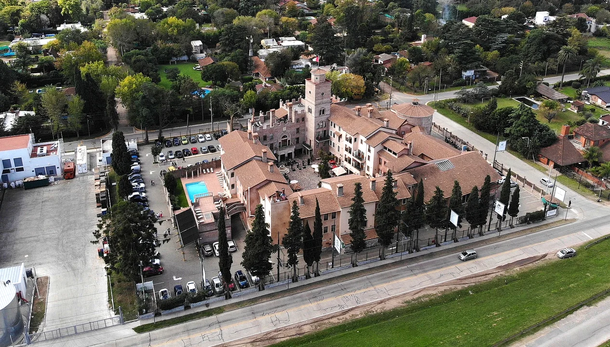 Una vista aérea del complejo Torrepueblo, la pequeña toscana italiana en Benavídez. Una vista aérea del complejo Torrepueblo, la pequeña toscana italiana en Benavídez.