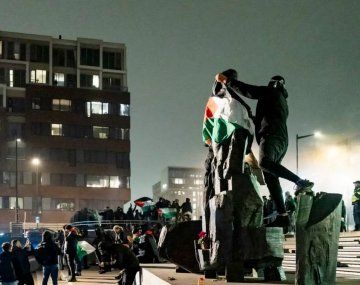 Cinco personas fueron hospitalizadas y otras 62 fueron arrestadas tras el brutal ataque en  Ámsterdam.