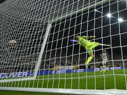 El tiro libre de Messi se coló en el ángulo izquierdo El tiro libre de Messi se coló en el ángulo izquierdo