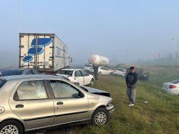 impresionante choque en cadena en lujan: involucro a 15 vehiculos y dejo ocho heridos