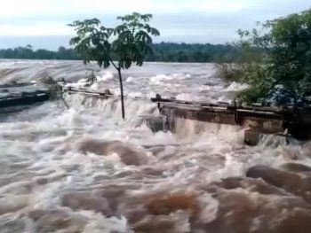 Tras la impactante crecida, bajan las aguas del Iguazú