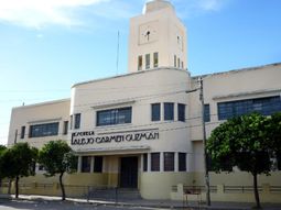 la madre de una alumna le rompio la pierna a la directora por sancionar a su hija la madre de una alumna le rompio la pierna a la directora por sancionar a su hija