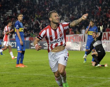 Boca puso suplentes y Estudiantes no lo perdonó