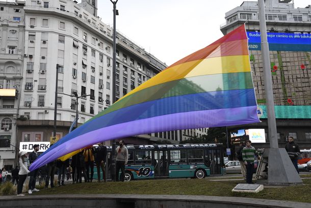 La bandera del arcoíris estará izada durante tres días