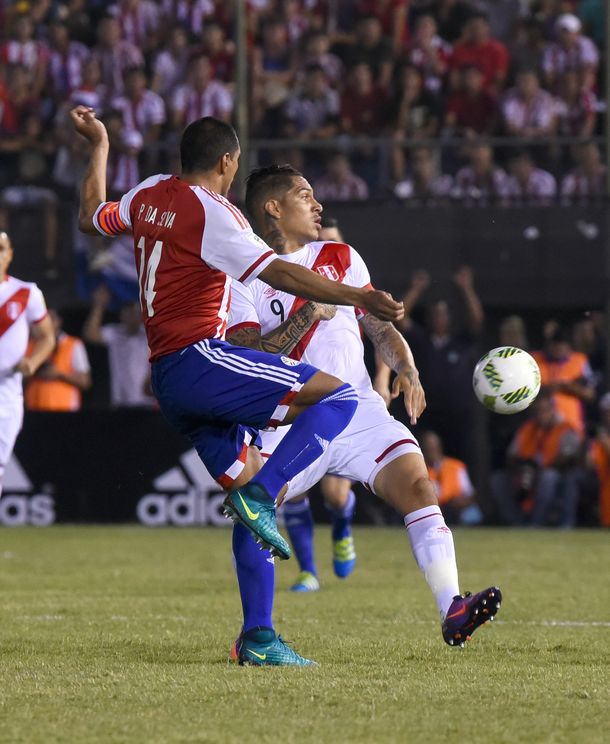 Paraguay enfrenta a Perú por Eliminatorias