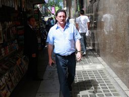 Hay empresarios que por las dudas le dan a la maquinita