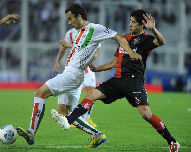 Vélez aplastó a Newells y le sacó el invicto en Liniers
