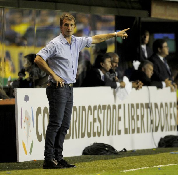 Arruabarrena criticó la pelota de la Copa Libertadores