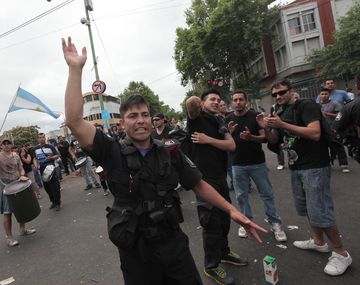 Granados volvió a reunirse con los policías bonaerenses