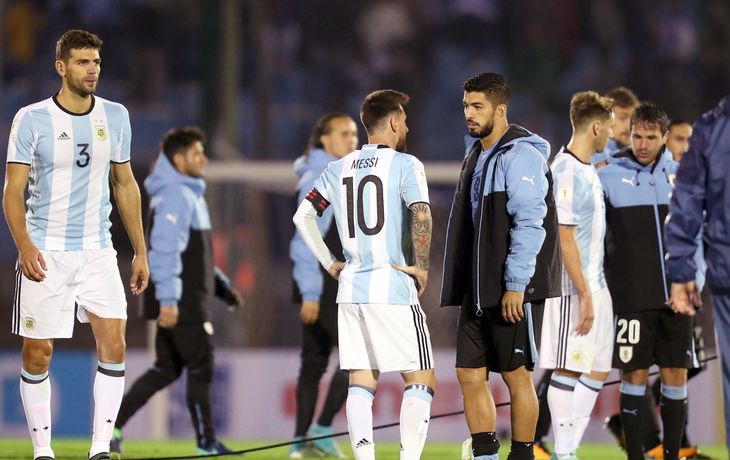 Los amigos Messi y Suárez, al final del encuentro