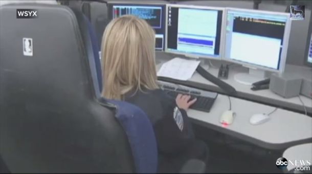 Investigan a operadora del 911 por tener cero empatía con la víctima de una violación