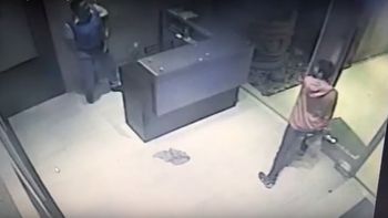 Un joven que se salvó de milagro en un edificio de Chaco. Un joven que se salvó de milagro en un edificio de Chaco.