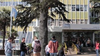 Denuncian a un profesor de Filosofía por acosar a alumnas Denuncian a un profesor de Filosofía por acosar a alumnas